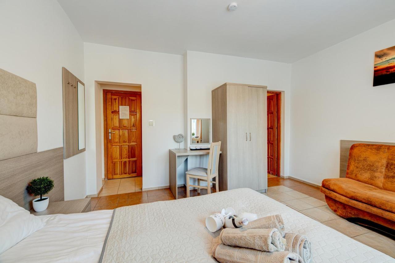 Bed and Breakfast Ambre Mare - Wypoczynek Pod Palmami Pobierowo Exterior foto