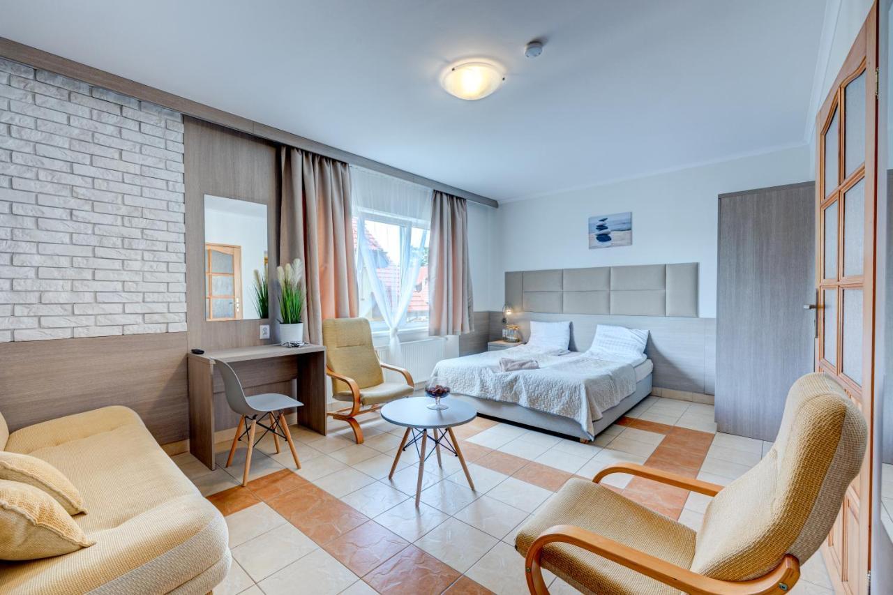 Bed and Breakfast Ambre Mare - Wypoczynek Pod Palmami Pobierowo Exterior foto