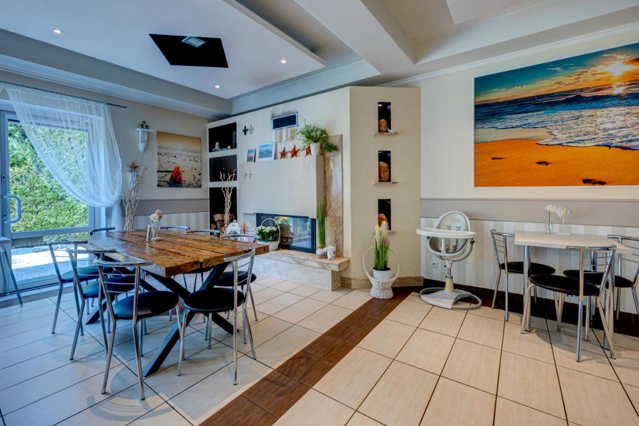 Bed and Breakfast Ambre Mare - Wypoczynek Pod Palmami Pobierowo Exterior foto